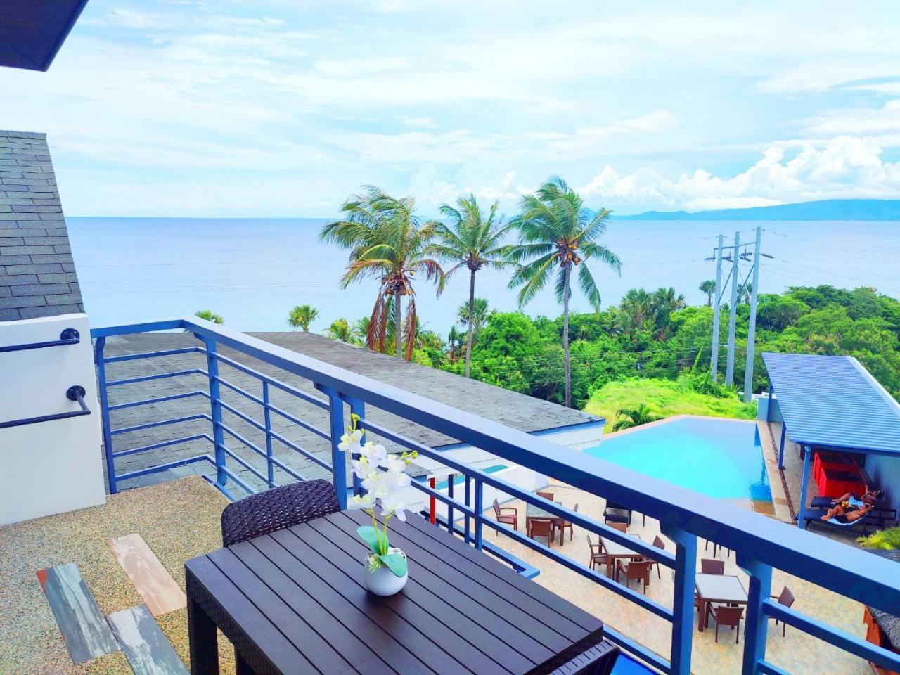 Av Suites Puerto Galera Exterior photo