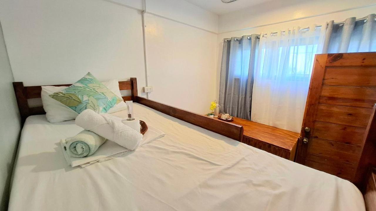 Av Suites Puerto Galera Exterior photo