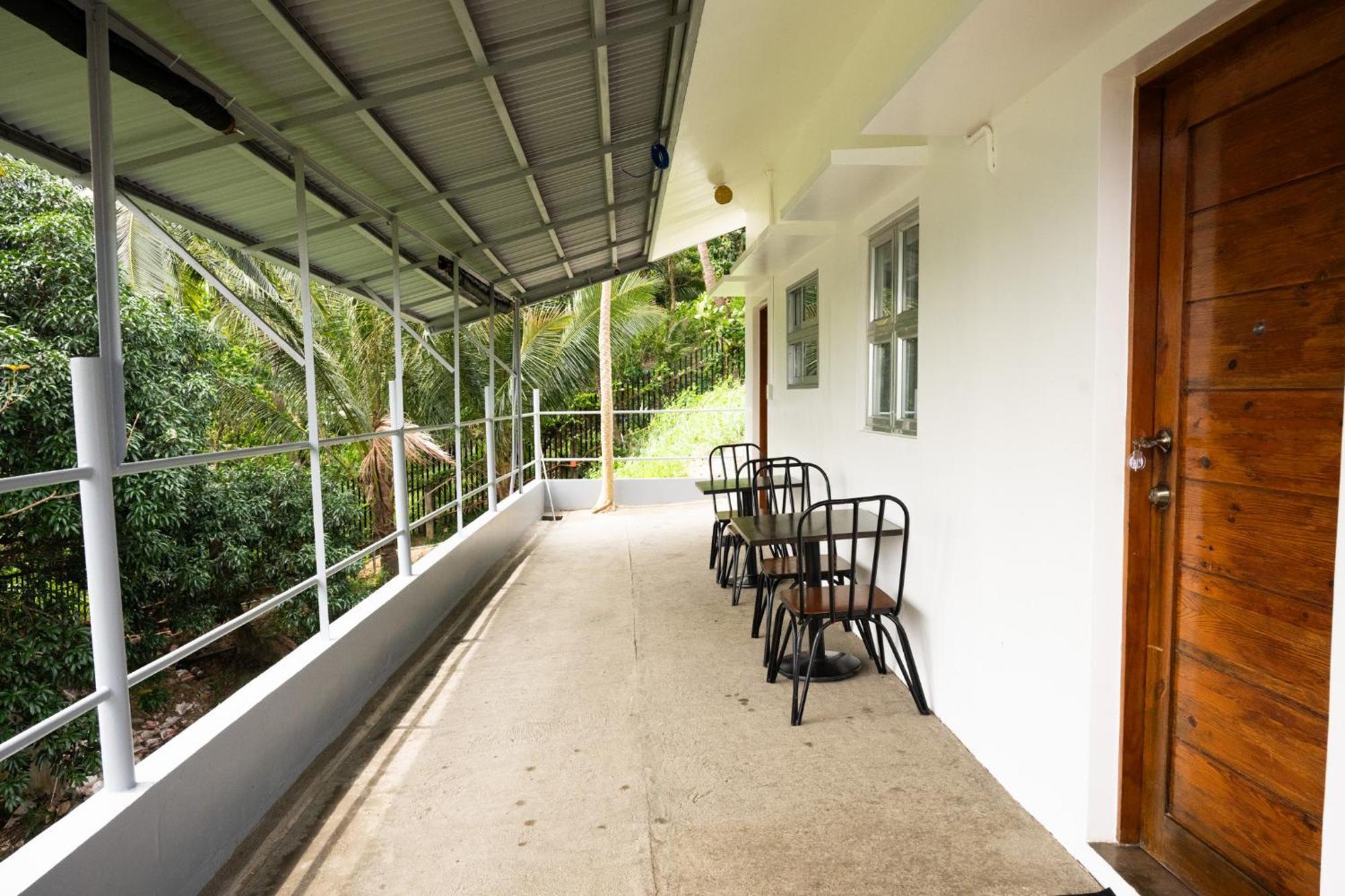 Av Suites Puerto Galera Exterior photo