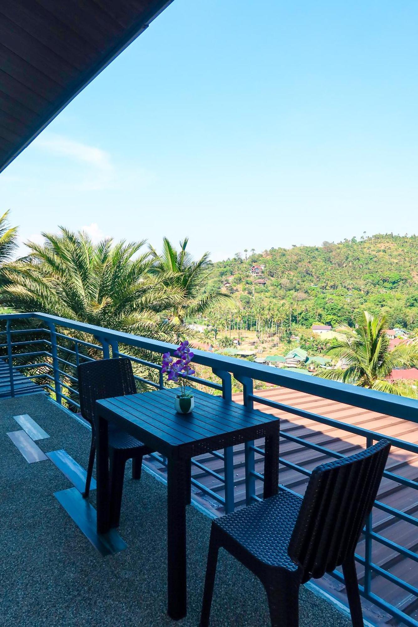 Av Suites Puerto Galera Exterior photo
